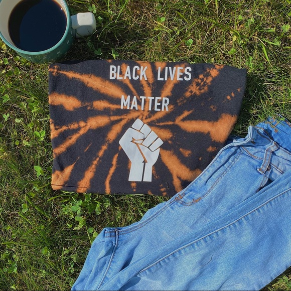 Gildan Tops - Black Lives Matter - Bleach Dye